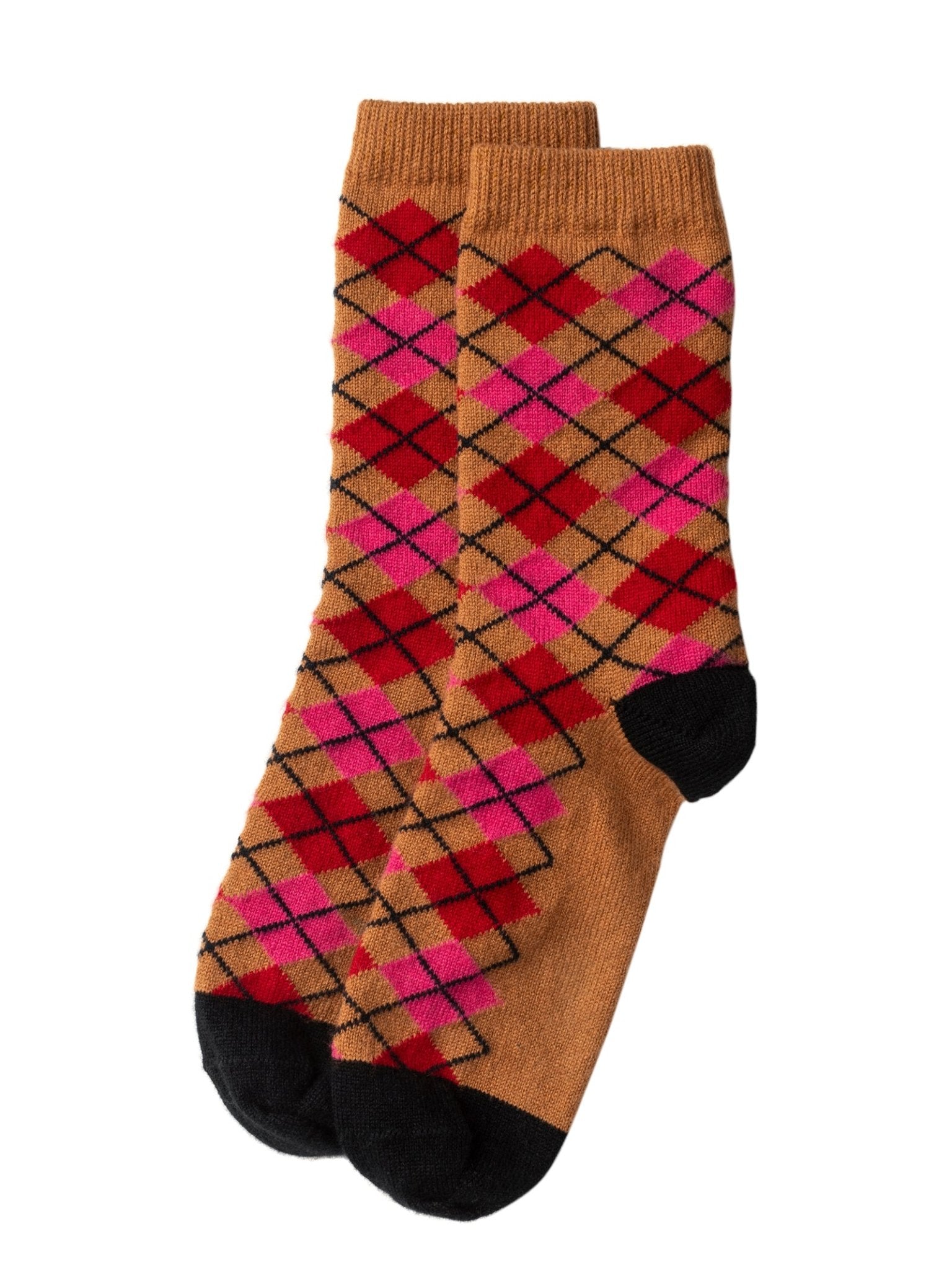 A pair of Campbell’s of Beauly Cashmere Argyle Socks in toffee, featuring a red and pink argyle pattern with black toes and heels, laid flat against a white background.